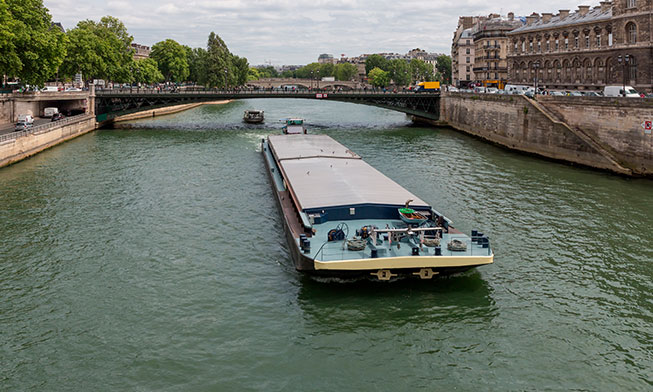 Navigating the Seine